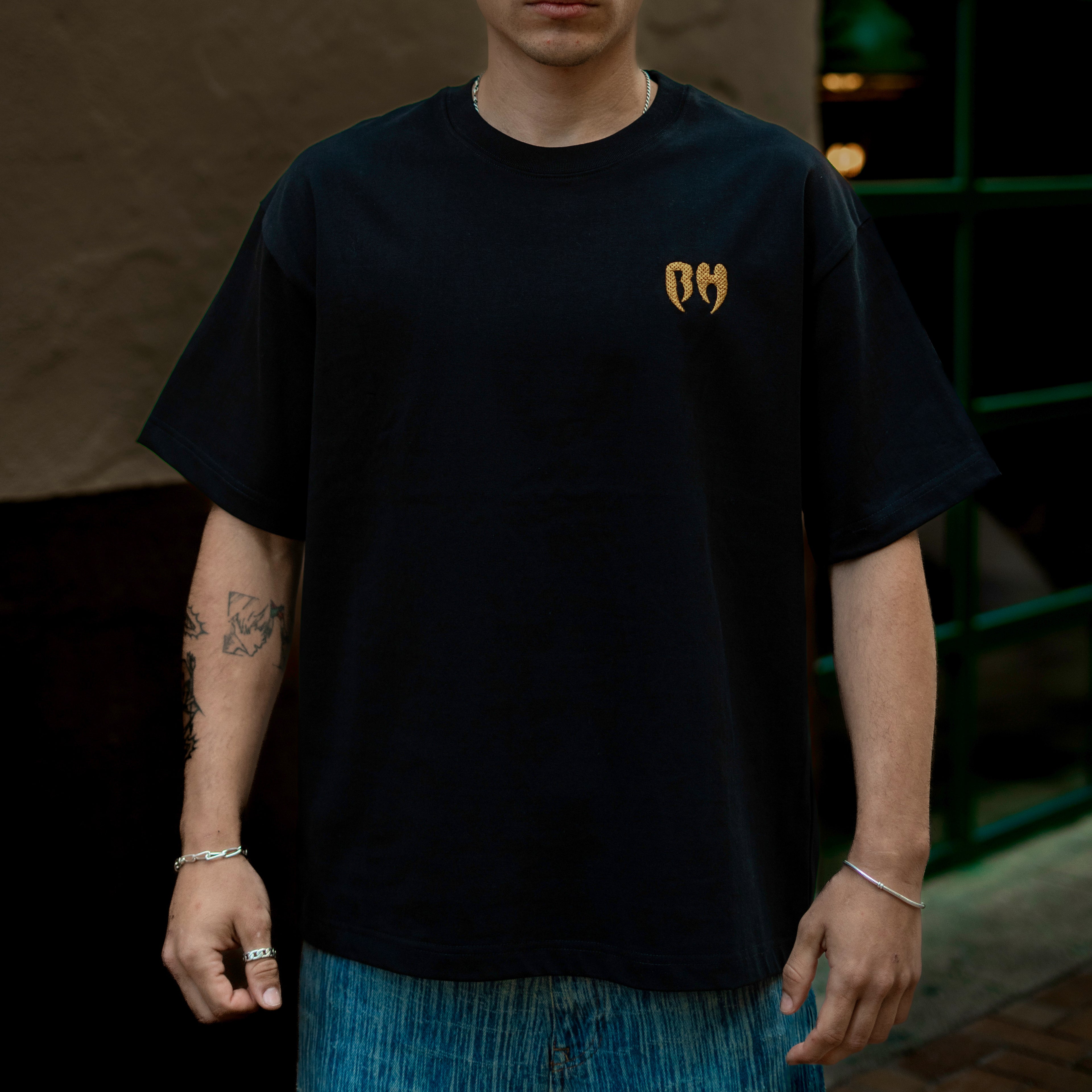 BH - Essentials Negra,Dorada / T-SHIRT