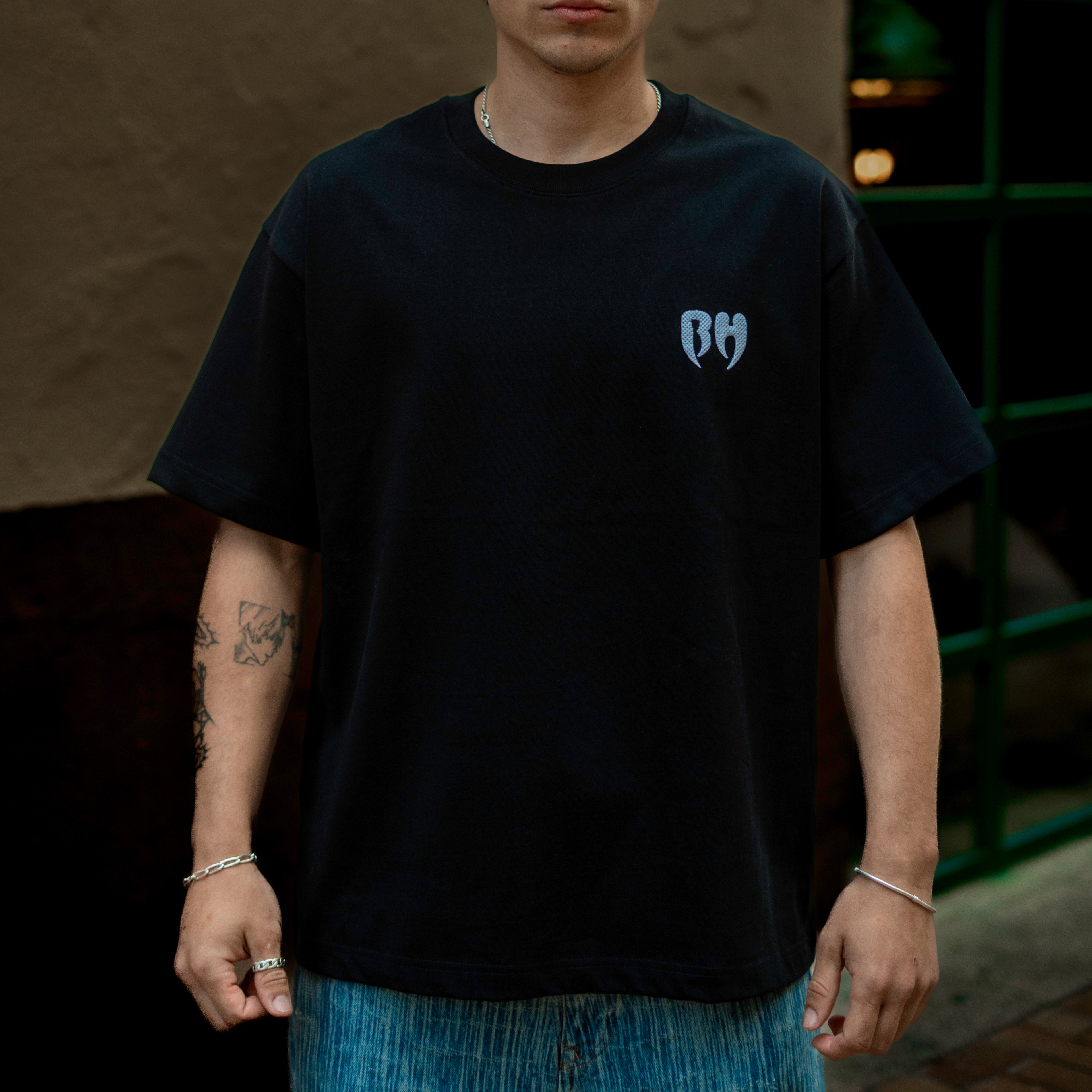 BH - Essentials Negra / T-SHIRT
