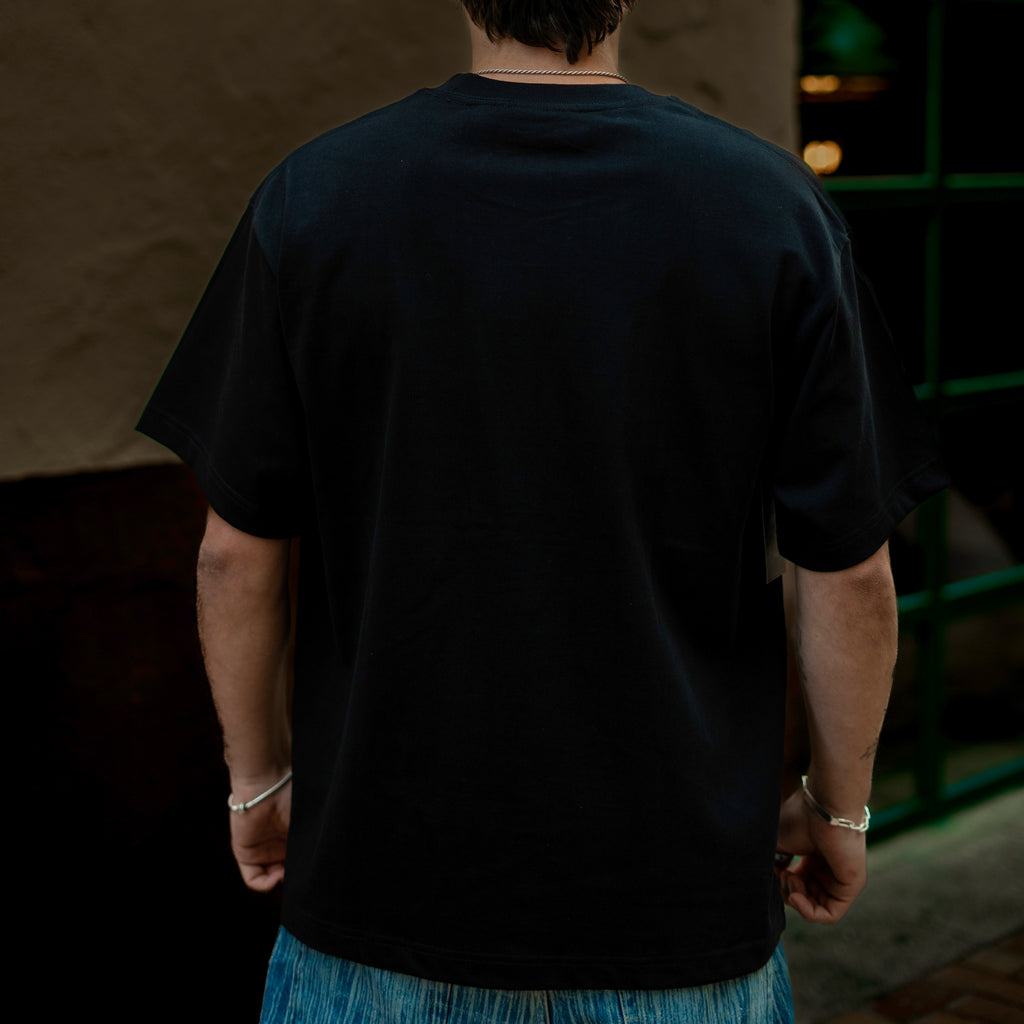 BH - Essentials Negra / T-SHIRT