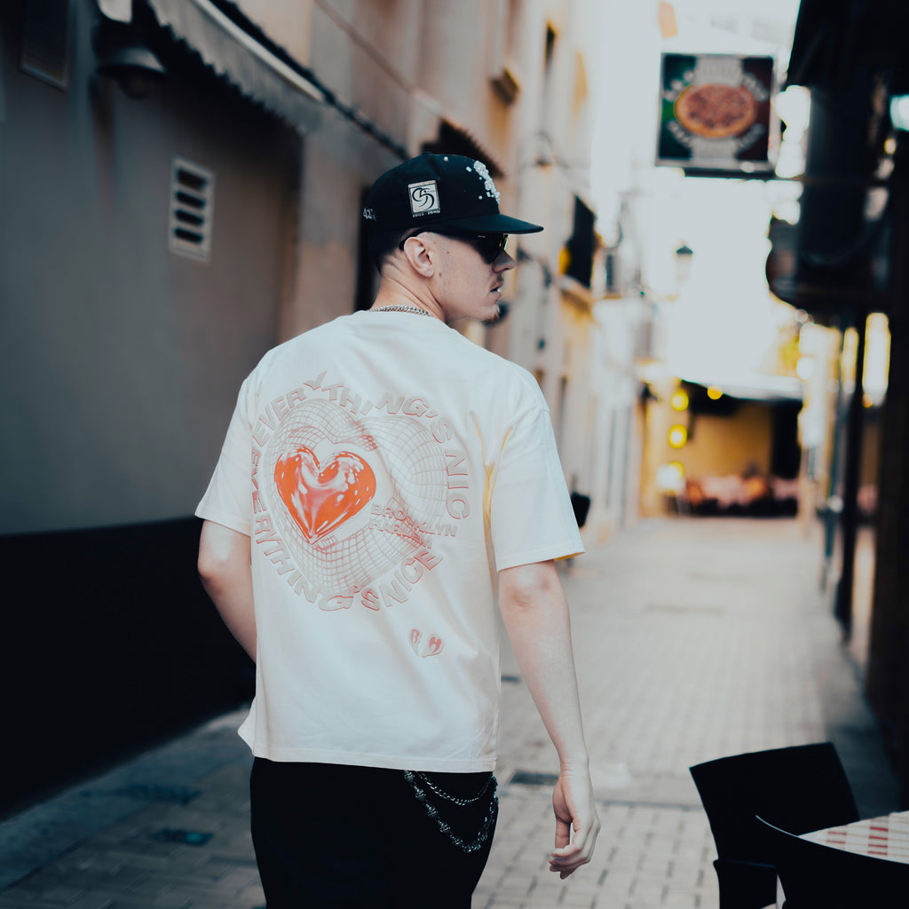 BH - EVERYTHING'S NICE / T-SHIRT